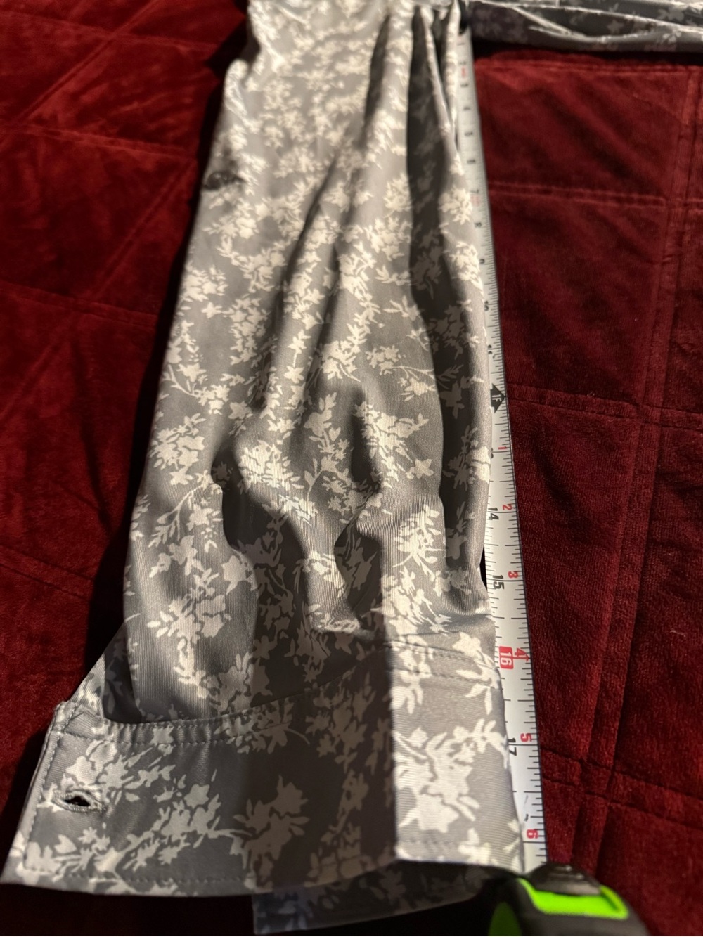 Arctic Cool Gray Floral Performance Pullover Top M View 5